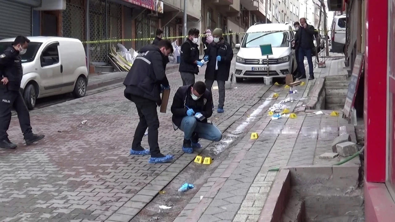 Sultangazi'de akraba kavgası kanlı bitti