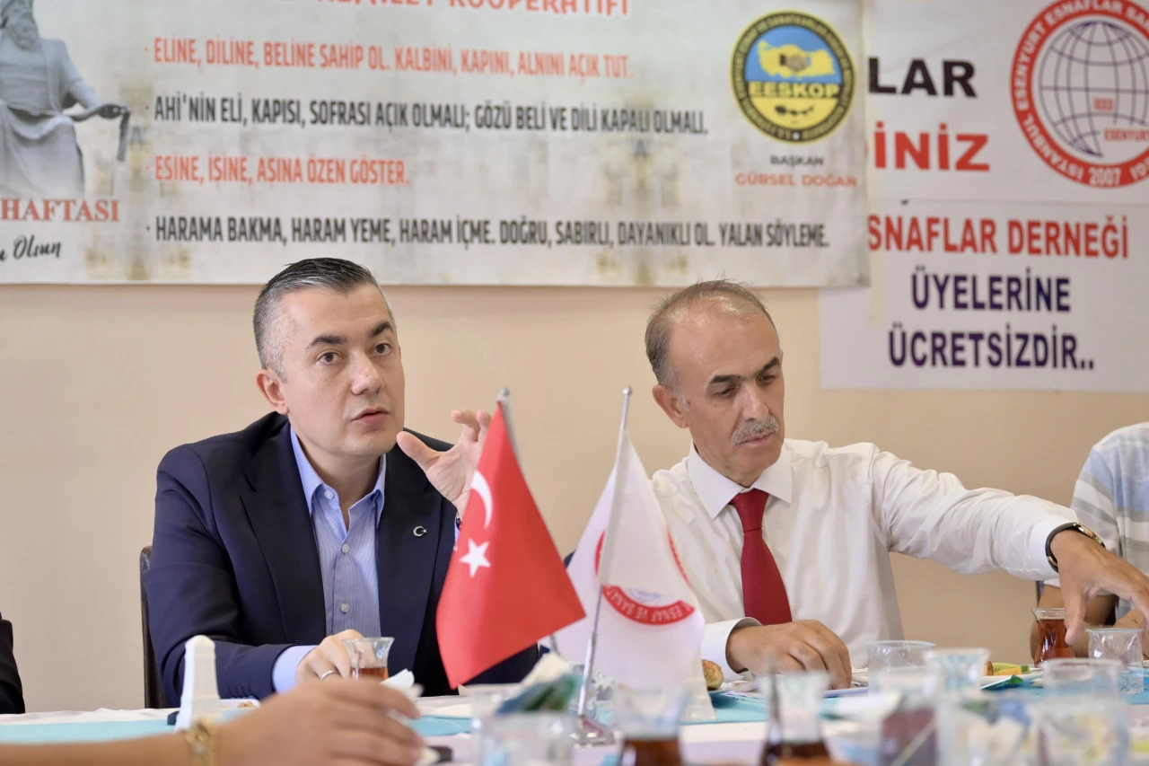 Esenyurt esnafın yanında