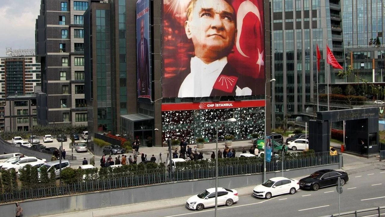 CHP İstanbul İl Başkanlığı Binasını kapatma kararı aldı