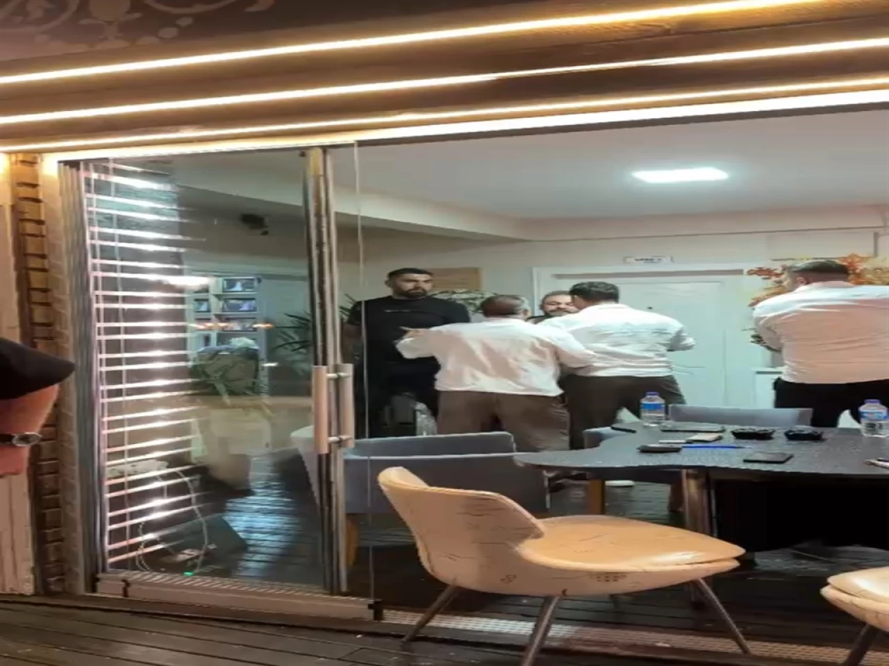 Düğünde 'alkol alamazsın' kavgası: 3 yaralı