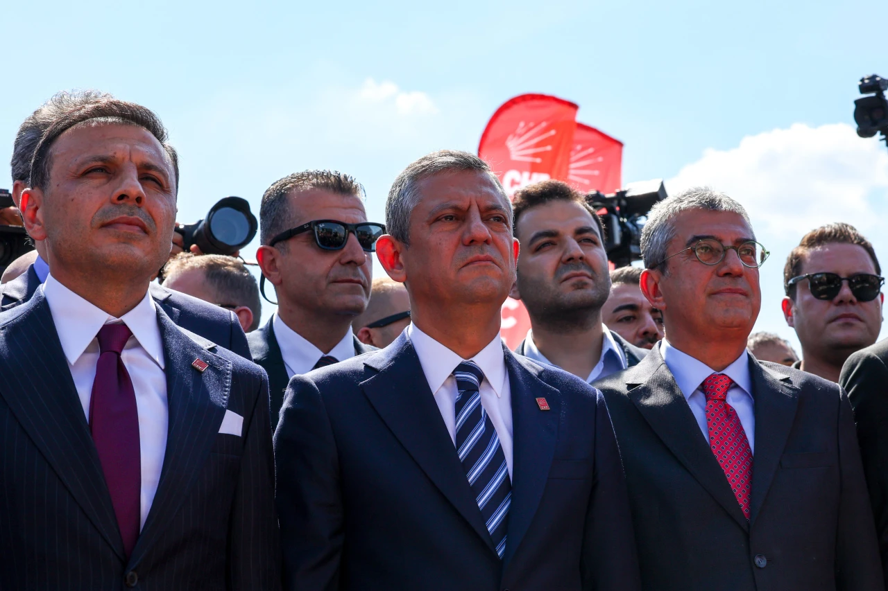 Özgür Özel: Benim vekilim Çelik'tir!