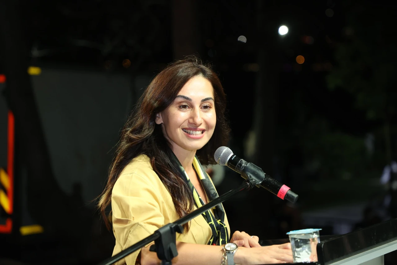 Özlem Gürzel saf mı değiştirecek?