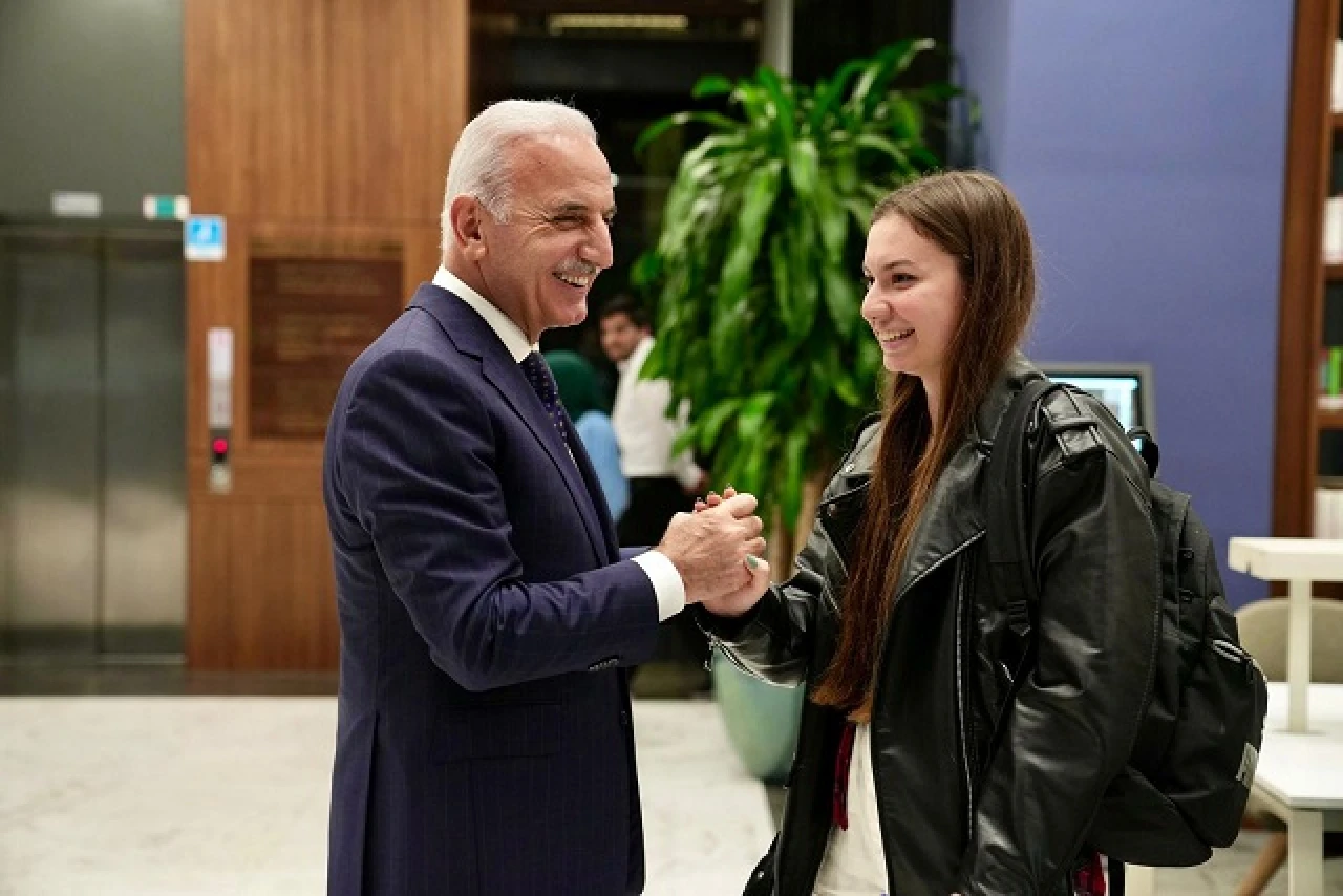 Ümraniye Belediyesi'nden gençlere destek