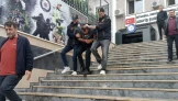 Eyüpsultan Camii'nde havaya 4 el ateş açtı