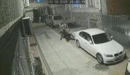 Kadını yerde sürükleye sürükleye dövdü!
