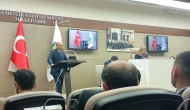 Burası tribün yeri değil!