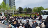 Öğrencilerden oturma eylemi: Bu ülke bizden bir ömür çaldı!