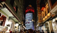 Her taraf kıpkırmızı!