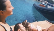 Hakan Çalhanoğlu ve ailesi tatil sezonunu açtı