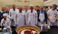 Mısır Çarşısı'nda 20 bin kişiye aşure ikramı