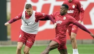 Galatasaray'da üç isme lisans yok