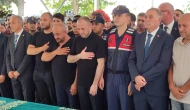 Tutuklu başkan yardımcısı babasını son yolculuğuna uğurladı