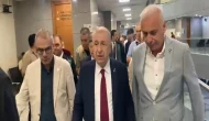 Ümit Özdağ'ın Cumhurbaşkanına hakaret davası ertelendi