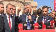Özgür Özel Taksim'de konuştu: Partiliyim diyenler partinin seçilmişlerine saygı duysun!