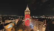 Galata Kulesi kırmızı beyaz