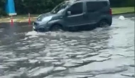 Kadıköy’de yağmur etkili oldu; yollar göle döndü