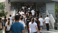 Öğrenciler LGS'de terledi, aileleri piknik havasında çocuklarını bekledi