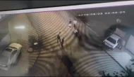 Kızıyla ekmek almaya giderken motosiklet çarptı