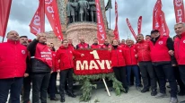DİSK, Taksim Meydanı'na çelenk bıraktı