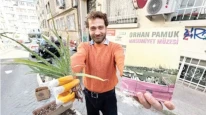 Bitki adam İstanbul sokaklarında