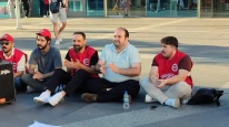 AVM önünde eylem başlattı