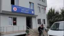 Sultanbeyli’de eski nişanlısını sokak ortasında darbeden şüpheli yakalandı