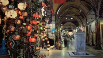 Kapalıçarşı bölgesinde 'kara para' aklayanlara operasyon: 76 gözaltı