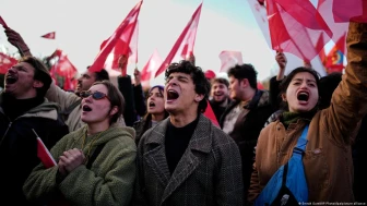 Siyasete güven yok!