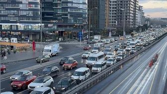 İstanbul yeni haftaya trafikle başladı