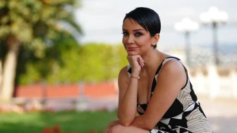 Evrim Akın apar topar  programdan çıkarıldı!