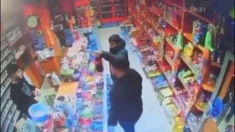 Komisyon için müşterisinin oğlunu öldürdü!