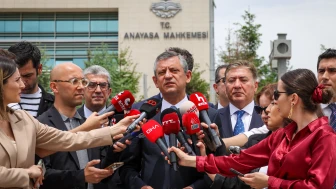Mehmet Şimşek'e odunla vurmuşlar!