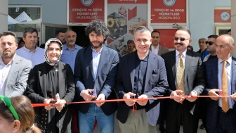Esenyurt Merkez Kapalı Yüzme Havuzu açıldı
