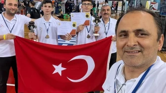 Öğrenciler  tarih yazdı