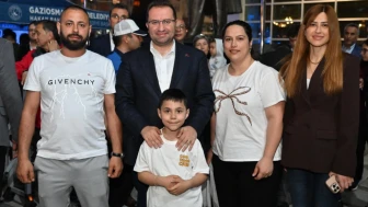 GOP doyasıya  eğlendi