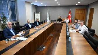 Atatürk'ün resmi zoruna mı gitti!