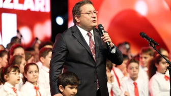 Mektebim Yıldızları sahnede