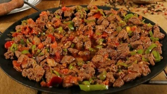 Bayramda günlük et tüketimi kadınlarda 120, erkeklerde 180 gramı geçmemeli