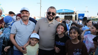 Arnavutköy  bayram etti