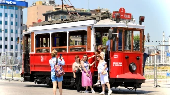 İBB tramvayı yenilendi