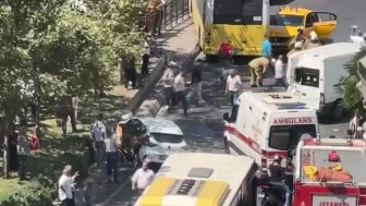 Beyoğlu’nda İETT otobüsü 10 araca çarptı