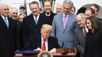 Trump, ticaret anlaşmalarında sadece İngiltere, Çin ve Vietnam'la anlaştı