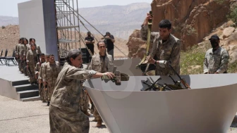PKK silahlarını yaktı! AK Parti'den ilk açıklama