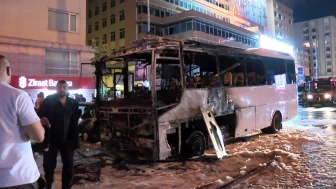 Tur otobüsünde yangın çıktı: turistler canını zor kurtardı