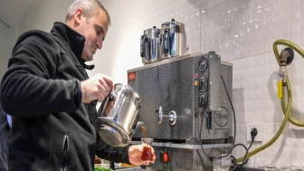 Esenyurt Millet Kıraathanesi'nde çay 5 lira!