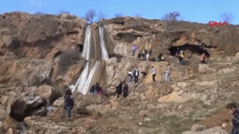 Mardin'de 'bereketin müjdeleyicisi' GAP Şelalesi, 2 yıl aradan sonra akmaya başladı