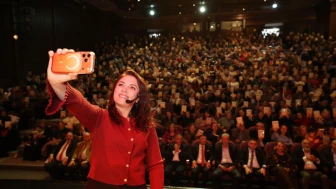 ‘Çekmecemde Kitap Var’ söyleşilerine Dilek Cesur konuk oldu