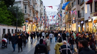 Hem yoksul hem açız!