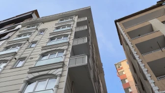 6'ıncı kattan ölüme düştü!