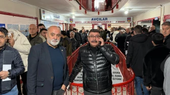 Avcılar'da plaka izdihamı yaşanıyor: Süre uzatıldı ama kalabalık bitmedi